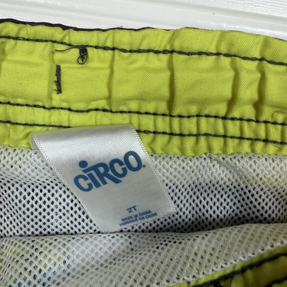 Lot Of 2T Boys Swimsuits And Shirts Body Glove Old Navy Circo Cat Multicolor - Picture 9 of 10